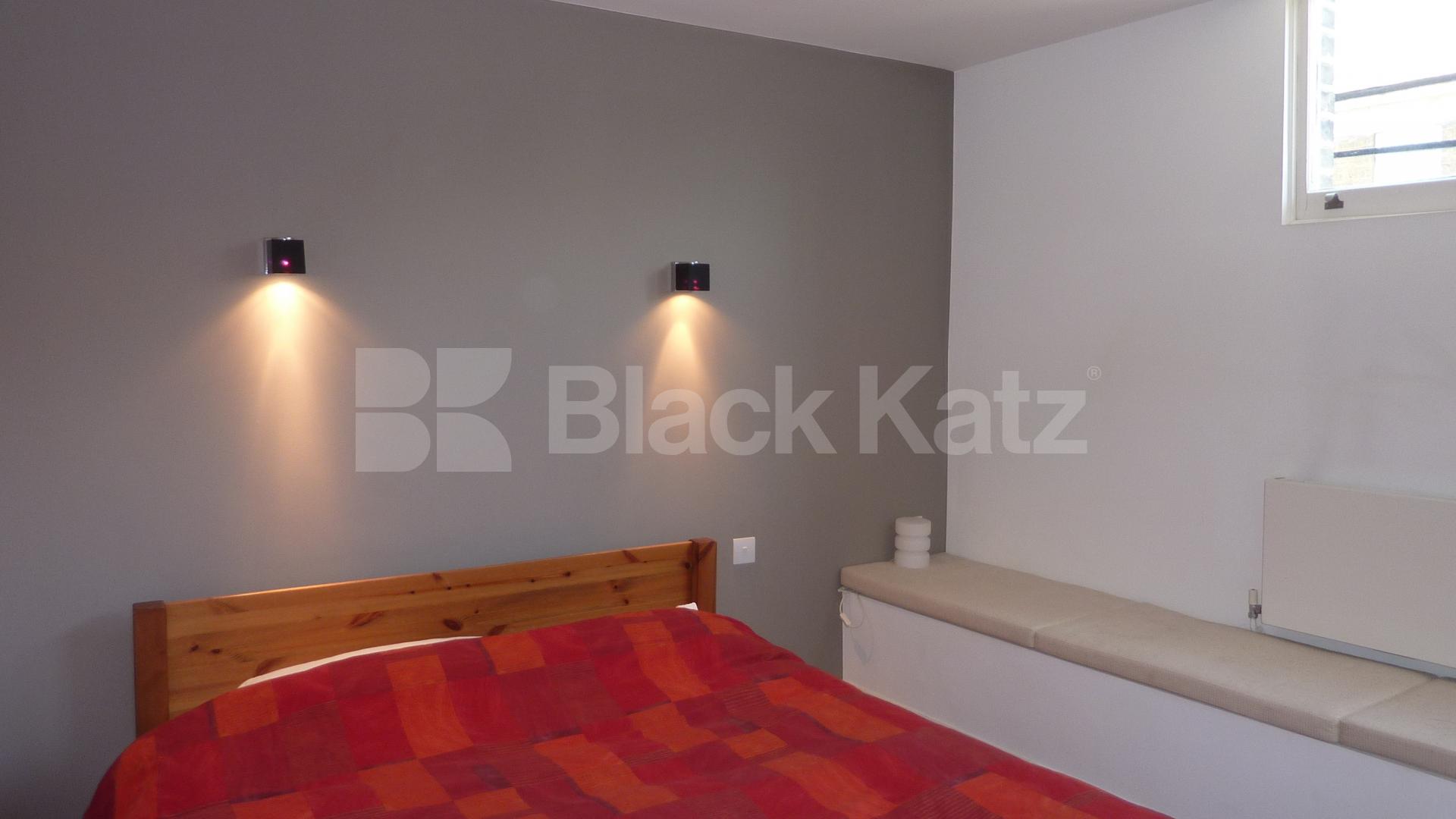 			FANTASTIC FLAT WITH PRIVATE TERRACE!, 1 Bedroom, 1 bath, 1 reception Flat			 All Saints Road, NOTTING HILL